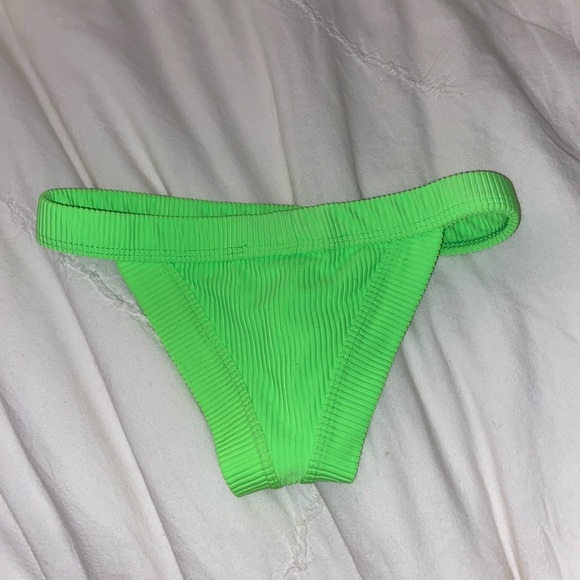 Frankie’s Bikinis cole cheeky bottoms - Picture 2 of 3